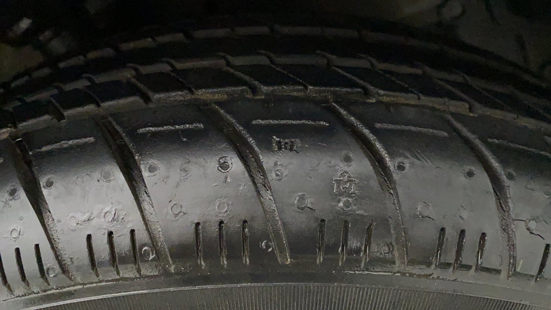 Left Front Tyre Tread