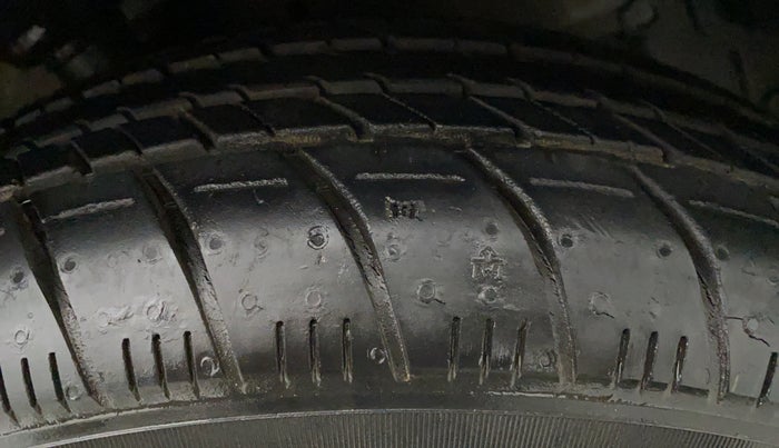 2015 Maruti Celerio VXI, Petrol, Manual, 9,040 km, Left Front Tyre Tread