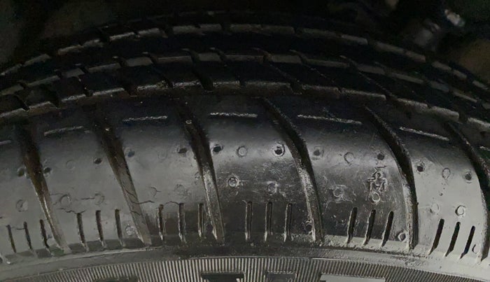 2015 Maruti Celerio VXI, Petrol, Manual, 9,040 km, Right Rear Tyre Tread
