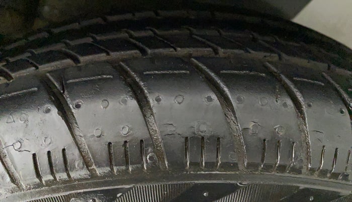 2015 Maruti Celerio VXI, Petrol, Manual, 9,040 km, Left Rear Tyre Tread