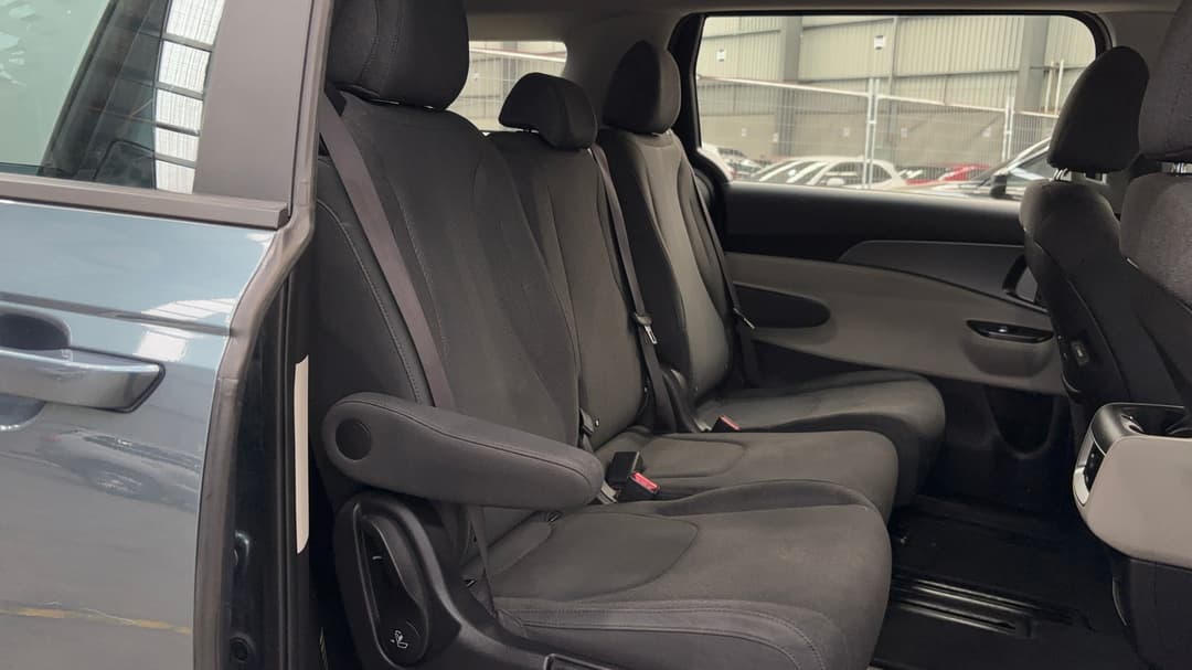 2022 Kia Carnival S, Automatic, 98678 km, Right Side Rear Door Cabin View