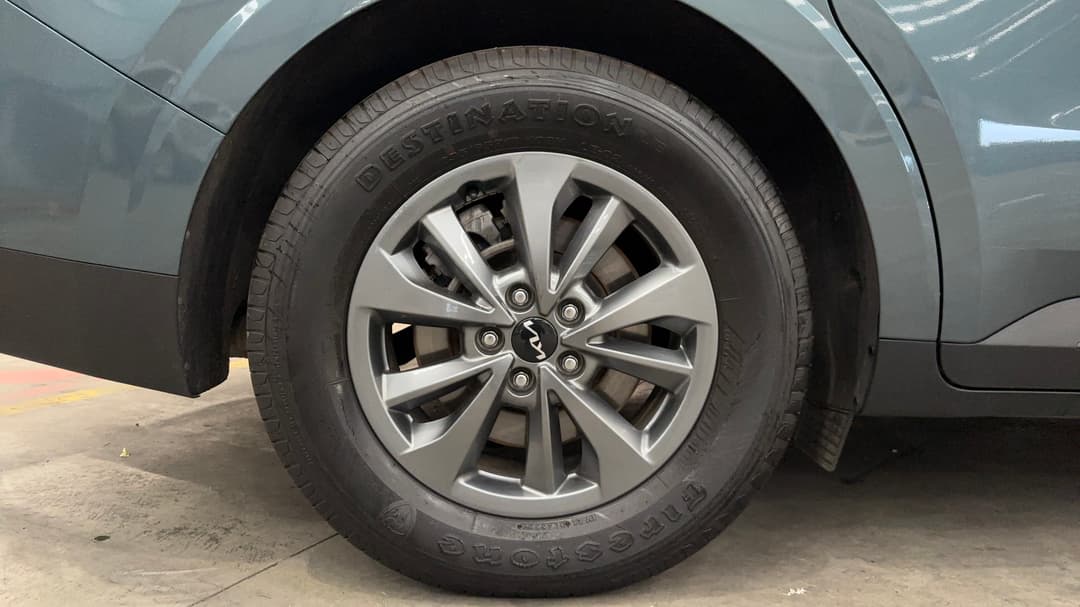 2022 Kia Carnival S, Automatic, 98678 km, Right Rear Wheel