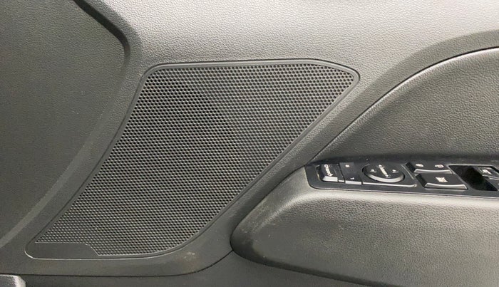 2016 Hyundai New Elantra 1.6 SX (O) MT DIESEL, Diesel, Manual, 1,41,130 km, Speaker