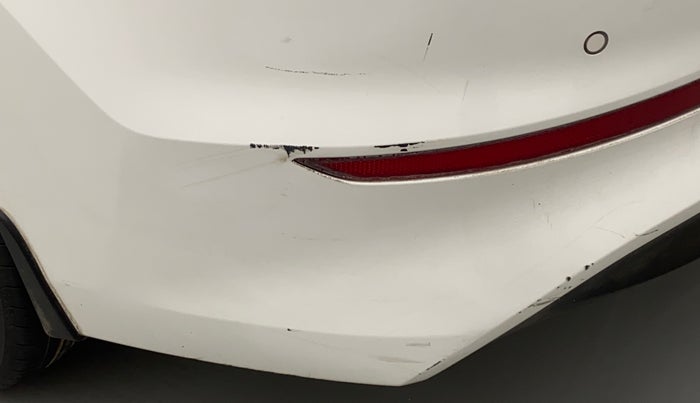 2016 Hyundai New Elantra 1.6 SX (O) MT DIESEL, Diesel, Manual, 1,41,130 km, Rear bumper - Minor scratches
