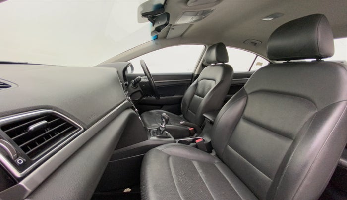 2016 Hyundai New Elantra 1.6 SX (O) MT DIESEL, Diesel, Manual, 1,41,130 km, Right Side Front Door Cabin