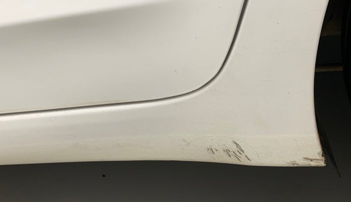 2016 Hyundai New Elantra 1.6 SX (O) MT DIESEL, Diesel, Manual, 1,41,130 km, Left running board - Minor scratches