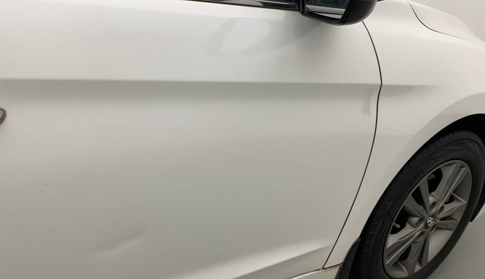2016 Hyundai New Elantra 1.6 SX (O) MT DIESEL, Diesel, Manual, 1,41,130 km, Driver-side door - Paint has faded