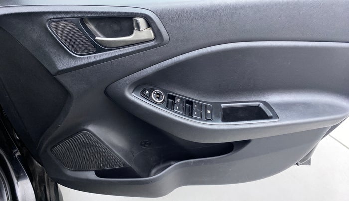2016 Hyundai i20 Active 1.2 SX, Petrol, Manual, 81,398 km, Driver Side Door Panels Control