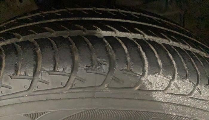 2019 Maruti New Wagon-R VXI 1.2, Petrol, Manual, 61,436 km, Left Front Tyre Tread