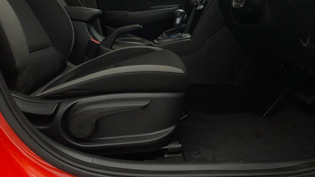 2019 Hyundai Kona Active (fwd), Automatic, 73161 km, Drivers Side Adjustment Panel