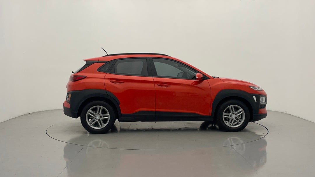 2019 Hyundai Kona Active (fwd), Automatic, 73161 km, Right Side View