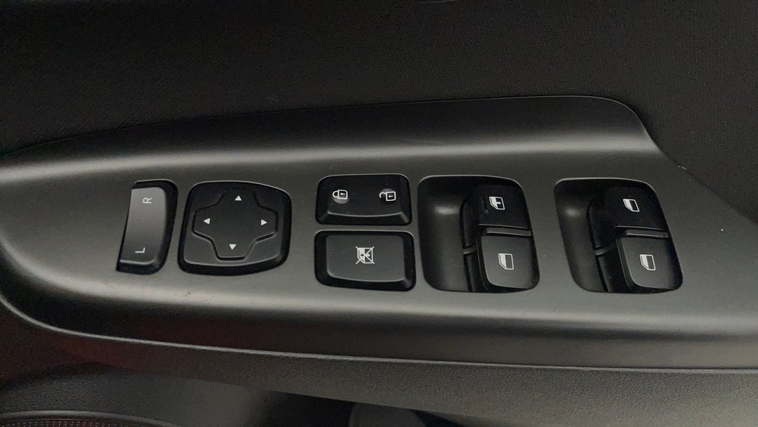 2019 Hyundai Kona Active (fwd), Automatic, 73161 km, Drivers Side Door Panel Controls