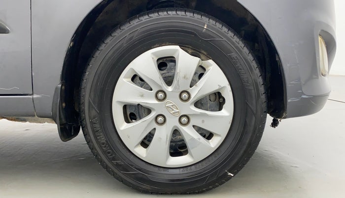 2013 Hyundai i10 MAGNA 1.2 KAPPA2, CNG, Manual, 95,869 km, Right Front Wheel
