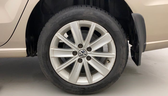 2017 Volkswagen Vento HIGHLINE PLUS 1.5 16 ALLOY, Diesel, Manual, 95,112 km, Left Rear Wheel