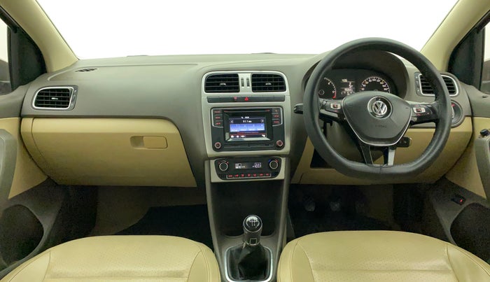 2017 Volkswagen Vento HIGHLINE PLUS 1.5 16 ALLOY, Diesel, Manual, 95,112 km, Dashboard
