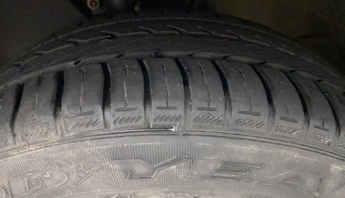 2017 Volkswagen Vento HIGHLINE PLUS 1.5 16 ALLOY, Diesel, Manual, 95,112 km, Left Front Tyre Tread