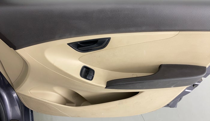 2015 Hyundai Eon MAGNA PLUS, Petrol, Manual, 43,728 km, Driver Side Door Panels Control