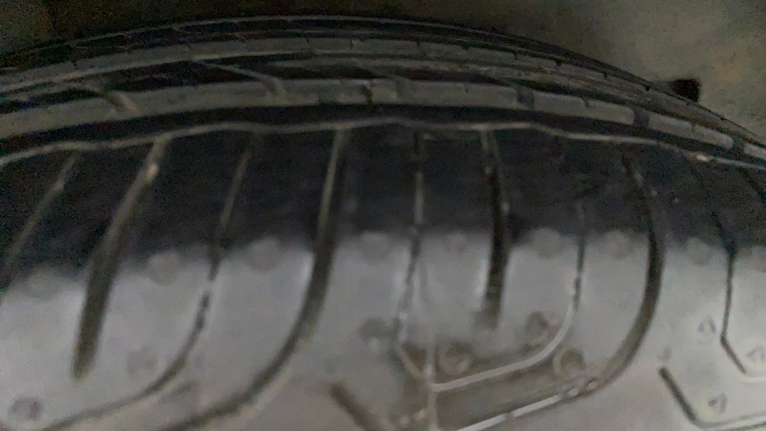 Left Front Tyre Tread