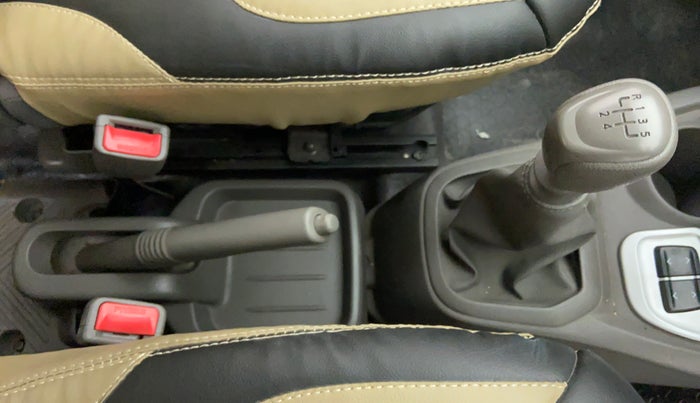 2017 Datsun Redi Go T (O), Petrol, Manual, 14,240 km, Gear Lever