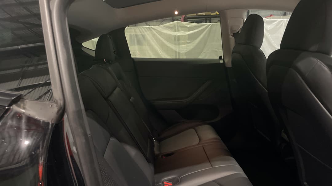 2023 Tesla Model Y Rear-wheel Drive, Automatic, 23848 km, Right Side Rear Door Cabin View