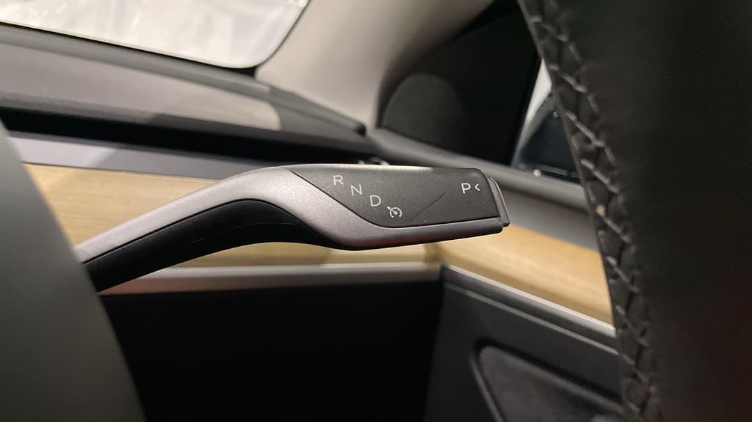 2023 Tesla Model Y Rear-wheel Drive, Automatic, 23848 km, Gear Lever 