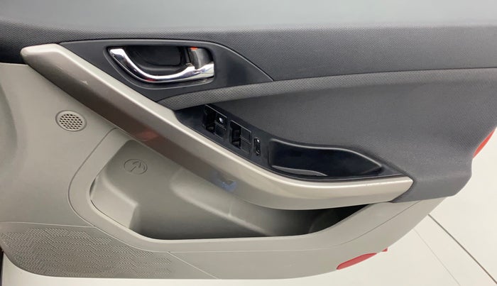 2019 Tata NEXON XZA PLUS DIESEL, Diesel, Automatic, 60,079 km, Driver Side Door Panels Control
