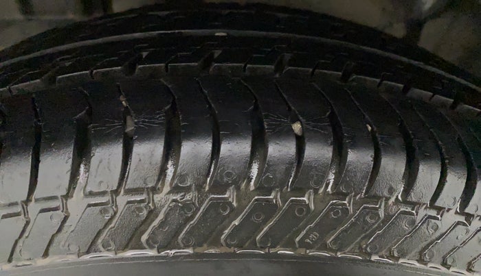 2016 Maruti Swift Dzire VXI, Petrol, Manual, 34,483 km, Right Front Tyre Tread