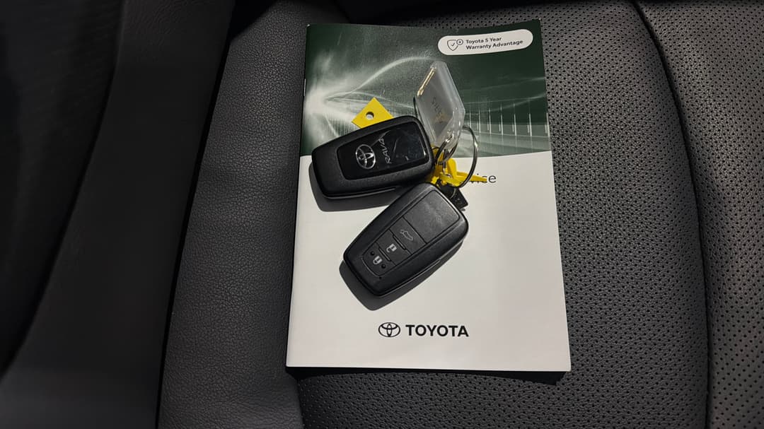 2025 Toyota RAV4 Cruiser (2WD) Hybrid, Automatic, 29489 km, Key Close-up