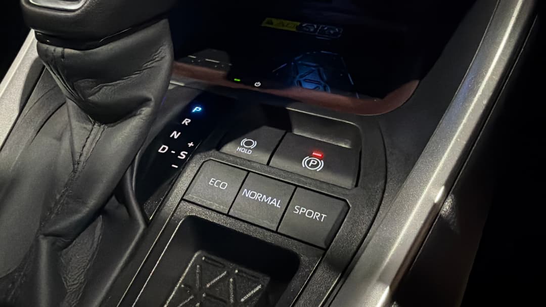 2025 Toyota RAV4 Cruiser (2WD) Hybrid, Automatic, 29489 km, Handbrake