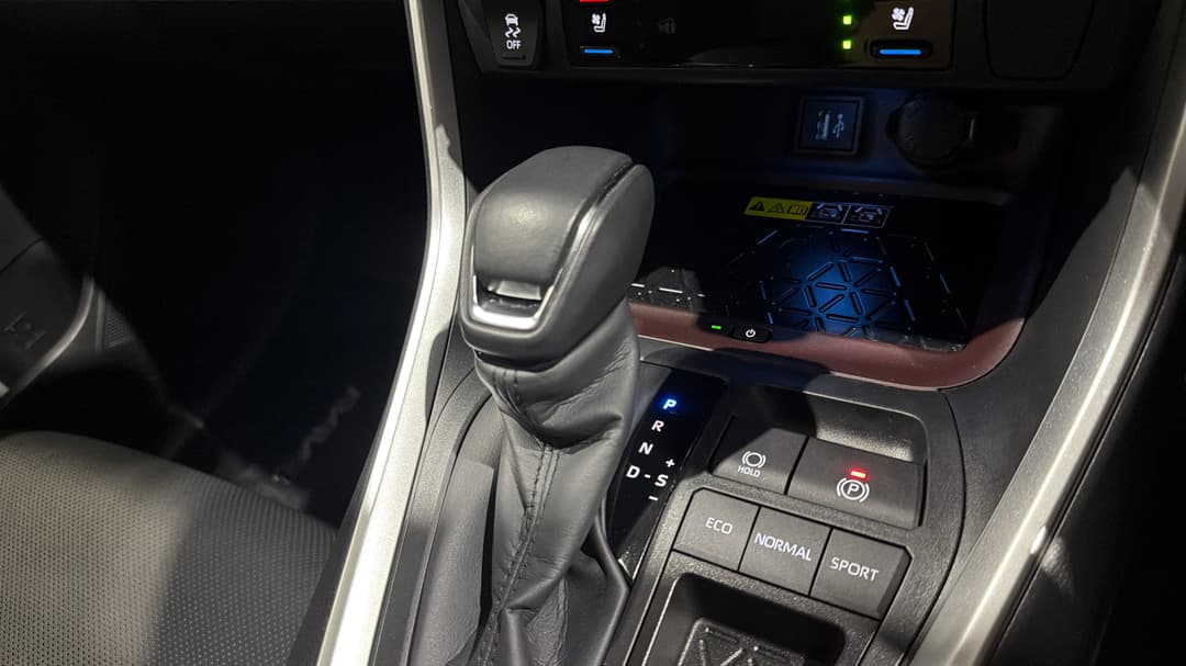 2025 Toyota RAV4 Cruiser (2WD) Hybrid, Automatic, 29489 km, Gear Lever 