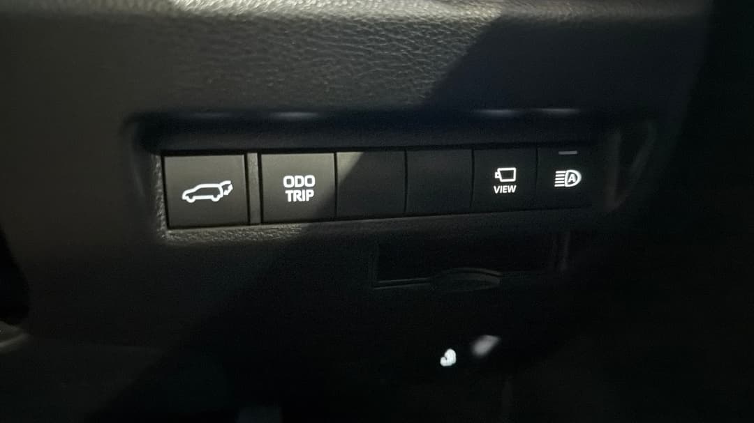 2025 Toyota RAV4 Cruiser (2WD) Hybrid, Automatic, 29489 km, Utility Switches/Buttons