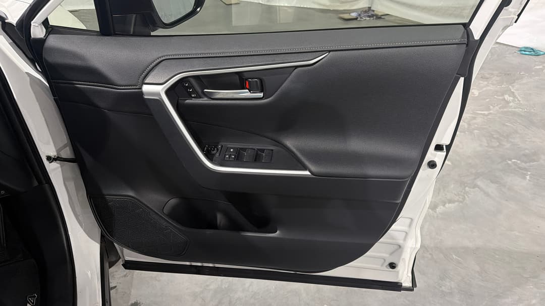 2025 Toyota RAV4 Cruiser (2WD) Hybrid, Automatic, 29489 km, Speaker View