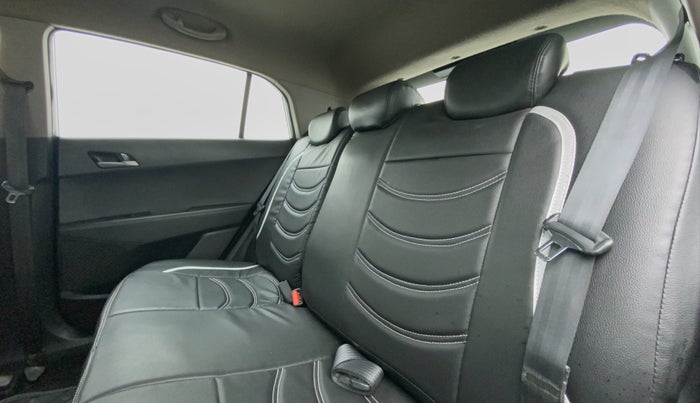 2015 Hyundai Creta 1.6 CRDI SX PLUS AUTO, Diesel, Automatic, 1,33,099 km, Right Side Rear Door Cabin