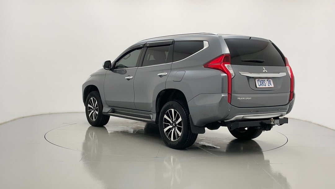 Left Back Diagonal (45- Degree) View