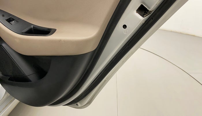 2014 Hyundai Elite i20 SPORTZ 1.2, Petrol, Manual, 84,358 km, Right rear door - Door Stopper rubber missing