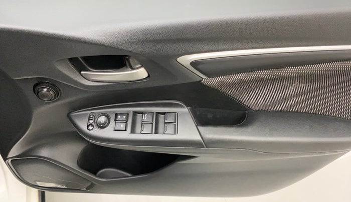 2017 Honda WR-V 1.5L I-DTEC VX MT, Diesel, Manual, 1,29,744 km, Driver Side Door Panels Control