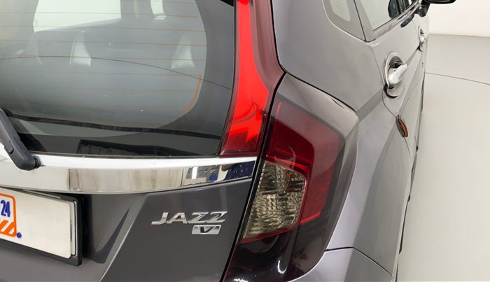 2017 Honda Jazz 1.2L I-VTEC V AT, Petrol, Automatic, 93,814 km, Right tail light - Minor scratches