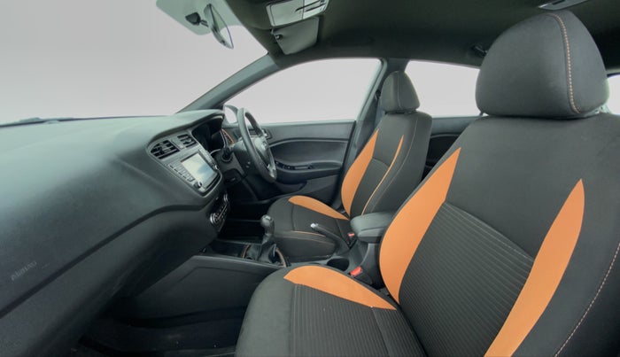 2017 Hyundai Elite i20 ASTA 1.2 DUAL TONE, Petrol, Manual, 11,594 km, Right Side Front Door Cabin