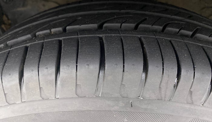 2017 Honda City V MT PETROL, Petrol, Manual, 44,308 km, Left Front Tyre Tread