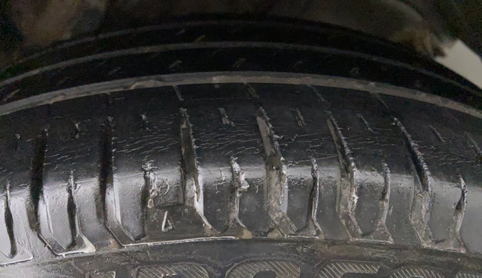 2016 Maruti Ertiga ZDI PLUS SHVS, Diesel, Manual, 78,101 km, Left Rear Tyre Tread