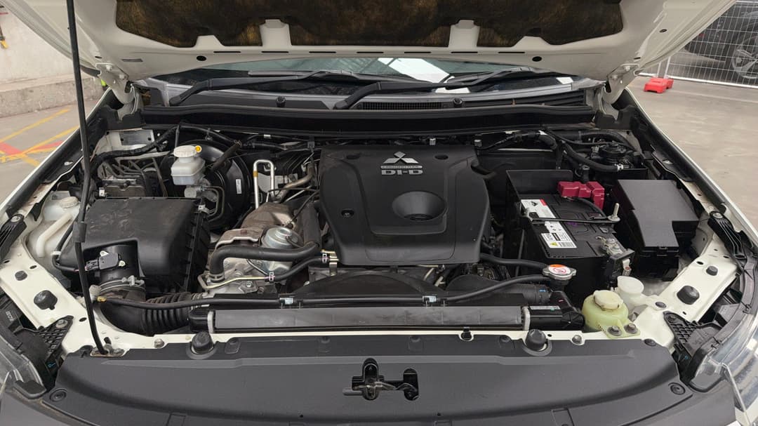 2017 Mitsubishi Pajero Sport Gls (4x4) 7 Seat, Automatic, 131942 km, Open Bonnet (Engine)