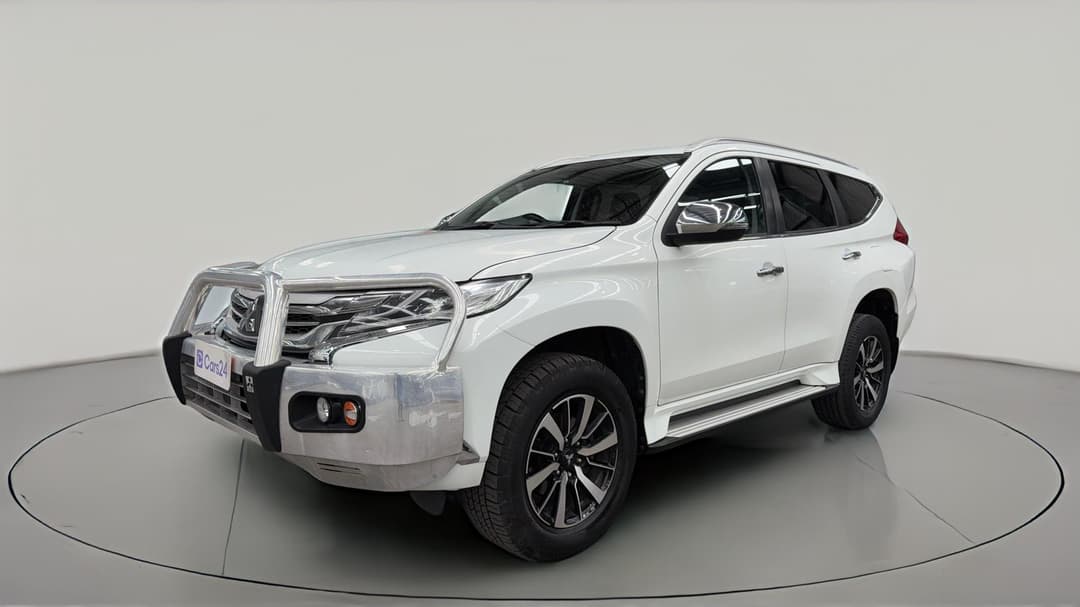 2017 Mitsubishi Pajero Sport Gls (4x4) 7 Seat, Automatic, 131942 km, Left Front Diagonal (45- Degree) View
