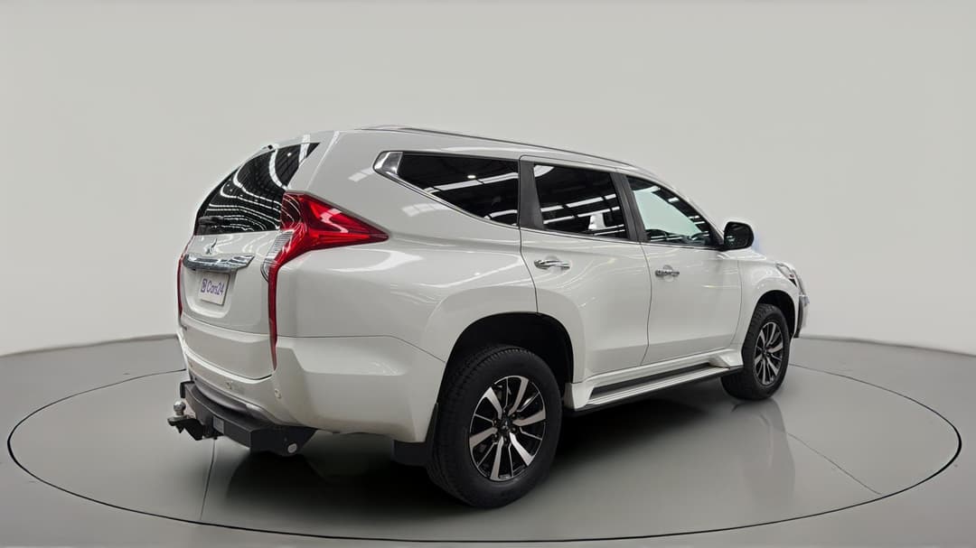 2017 Mitsubishi Pajero Sport Gls (4x4) 7 Seat, Automatic, 131942 km, Right Back Diagonal (45- Degree) View
