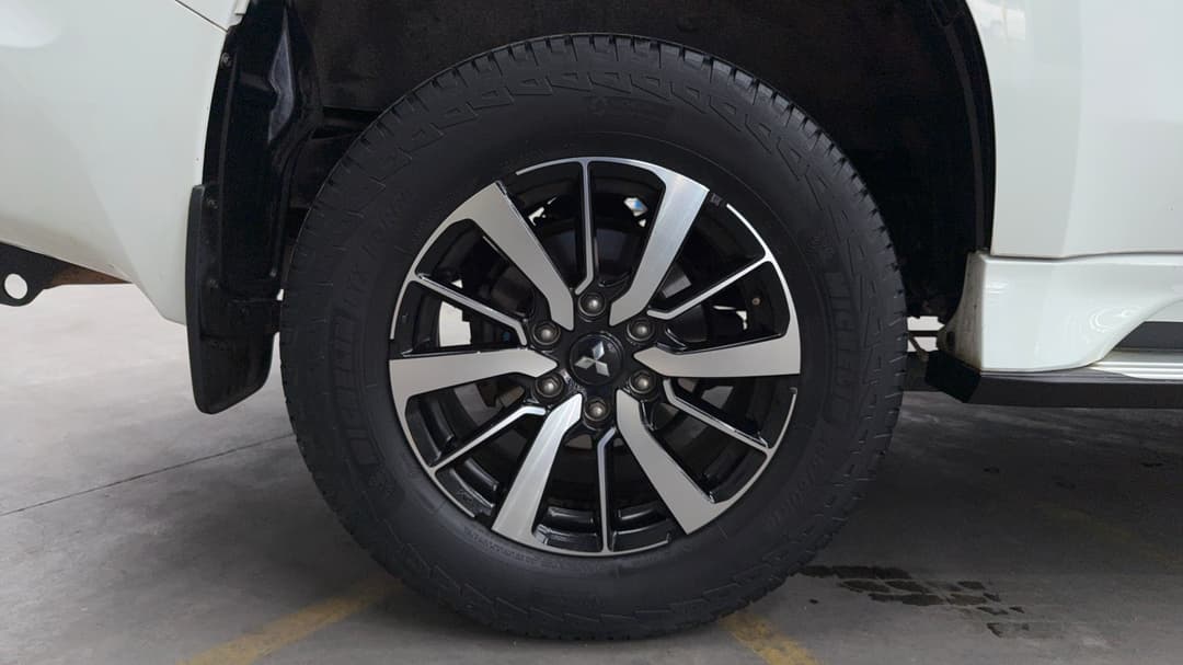 2017 Mitsubishi Pajero Sport Gls (4x4) 7 Seat, Automatic, 131942 km, Right Rear Wheel