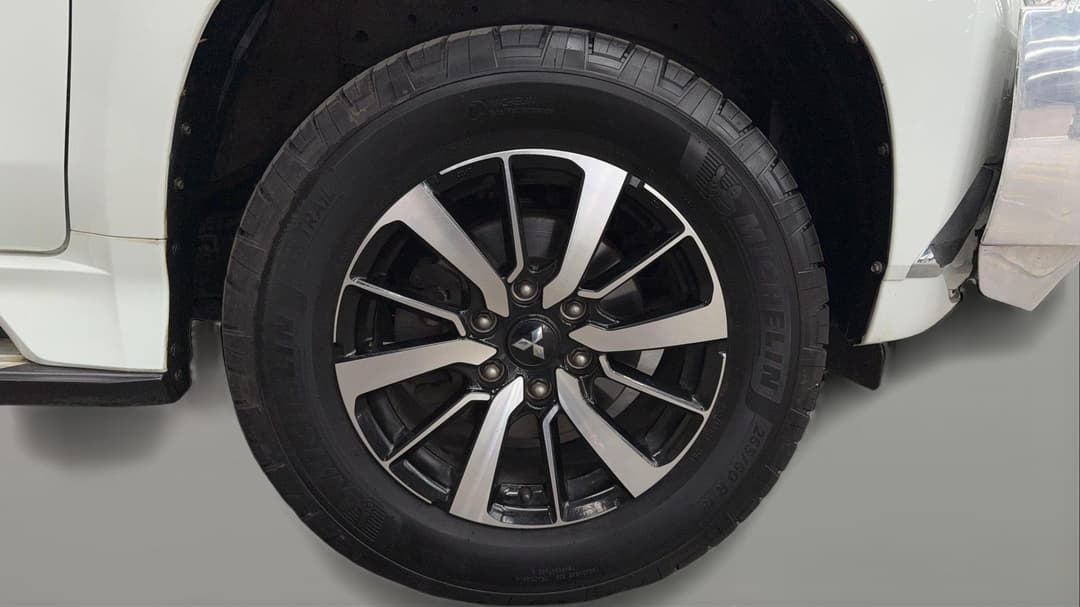 2017 Mitsubishi Pajero Sport Gls (4x4) 7 Seat, Automatic, 131942 km, Right Front Wheel