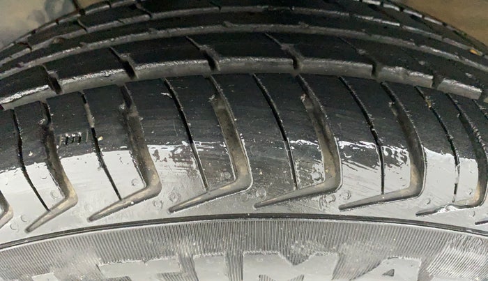 2018 Renault Kwid RXL, Petrol, Manual, 23,568 km, Left Front Tyre Tread
