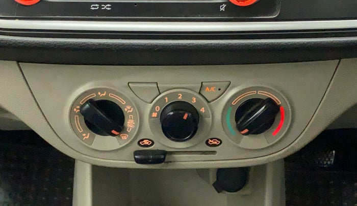 2019 Maruti Alto VXI, Petrol, Manual, 46,881 km, AC Unit - Directional switch has minor damage