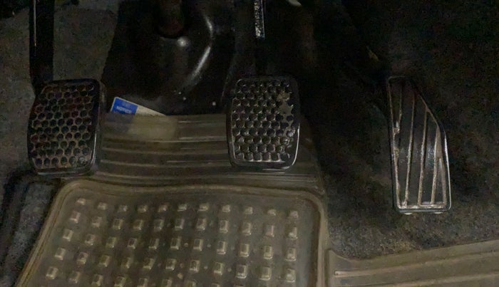 2019 Maruti Alto VXI, Petrol, Manual, 46,881 km, Pedals