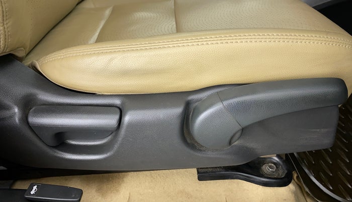 2014 Honda City VX MT PETROL, Petrol, Manual, 61,224 km, Driver Side Adjustment Panel