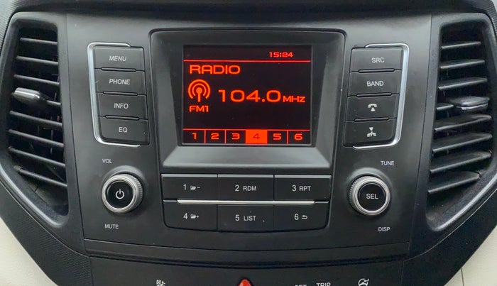 2022 Mahindra XUV 3OO W6 1.5 DIESEL AMT, Diesel, Automatic, 7,064 km, Infotainment System